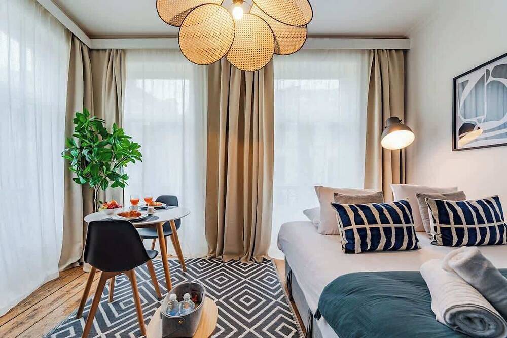 Entire apartment, Cozy Studio with Unesco Views in Brussels, Brussels region