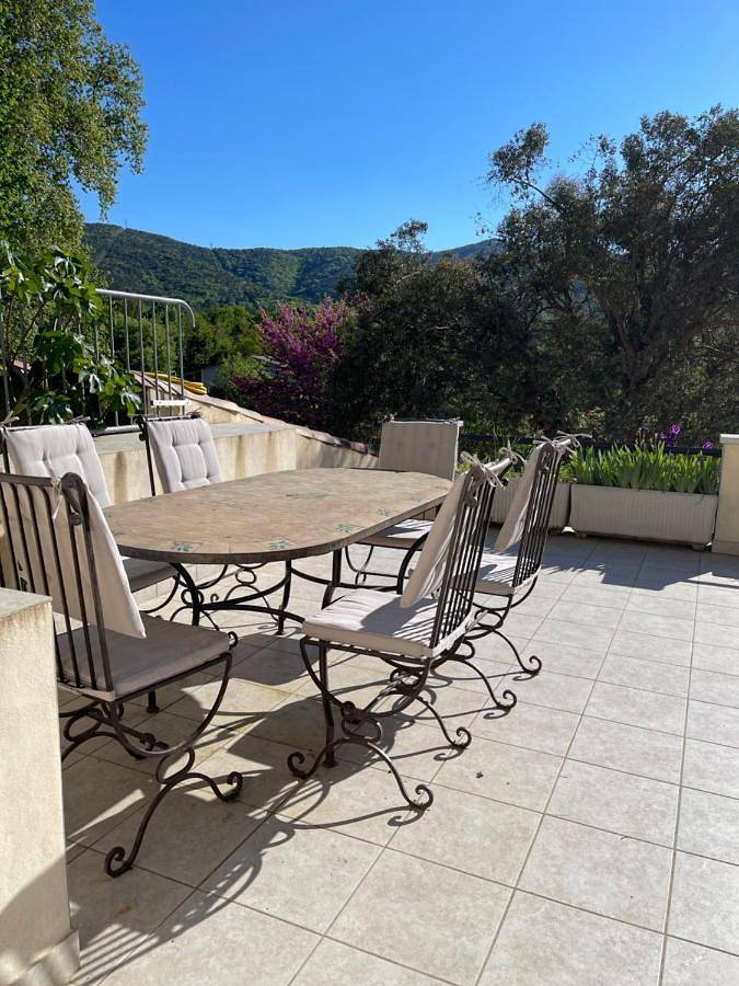 Apartamento de vacaciones para 6 personas, con vistas además de jardín y terraza - 1