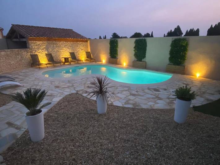 Ferienhaus für 12 Personen, mit Terrasse und Whirlpool sowie Garten und Pool in Violès