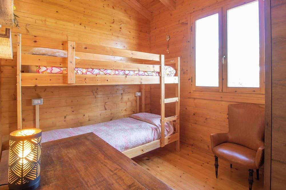 Beautiful private villa for 4 guests with A/C, private pool, Wifi, Tv, balcony and parking in Panicale, Lake Trasimeno