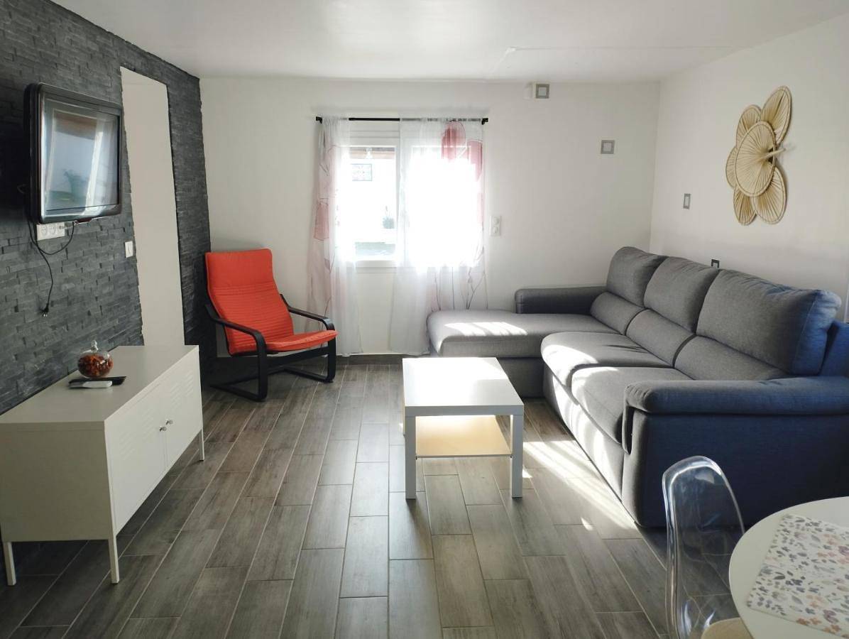 Appartement entier, Appartement 2 chambres dans maison avec piscine in Saint-Aunès, Côte méditerranéenne (France)