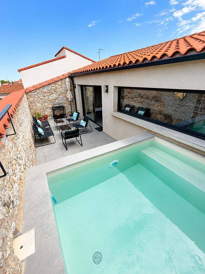 Villa für 7 Personen, mit Pool und Terrasse - 1