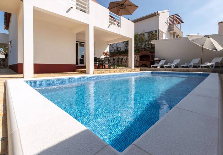 Ferienhaus für 10 Personen, mit Terrasse und Garten sowie Pool, mit Haustier in Razanac - 2