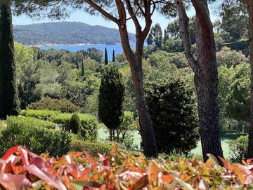 Gîte pour 4 personnes, avec piscine et terrasse, animaux acceptés à La Croix-Valmer