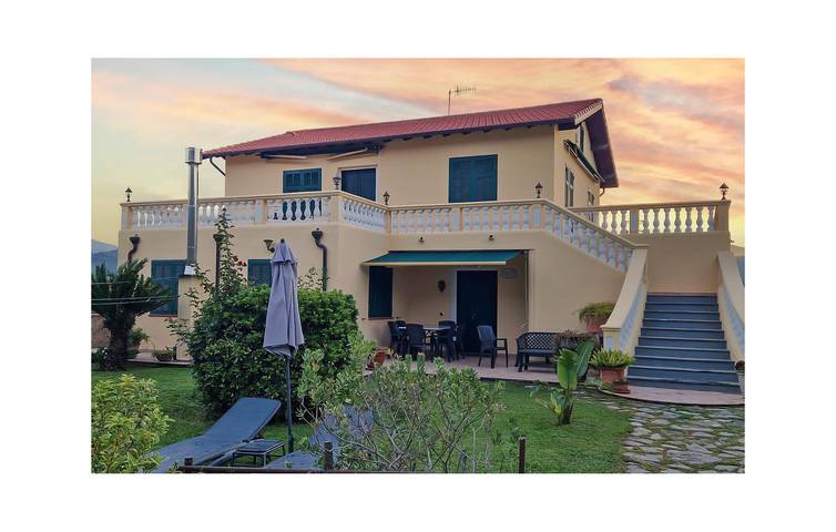 Moderne Wohnung mit Pool und Terrasse in der Nähe von Camporosso in Camporosso, Ligurische Alpen