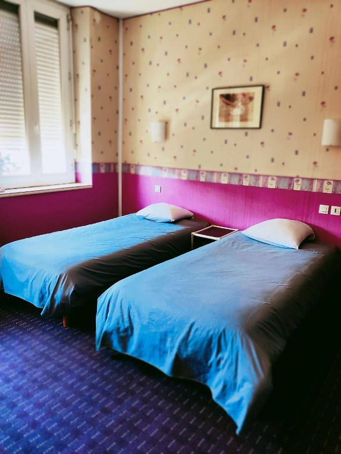 Hôtel pour 2 personnes, animaux acceptés à Villedieu-les-Poêles - 2