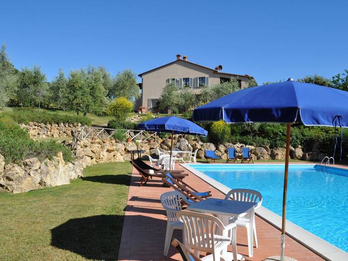 Agriturismo per 4 persone, con giardino e piscina a Montaione