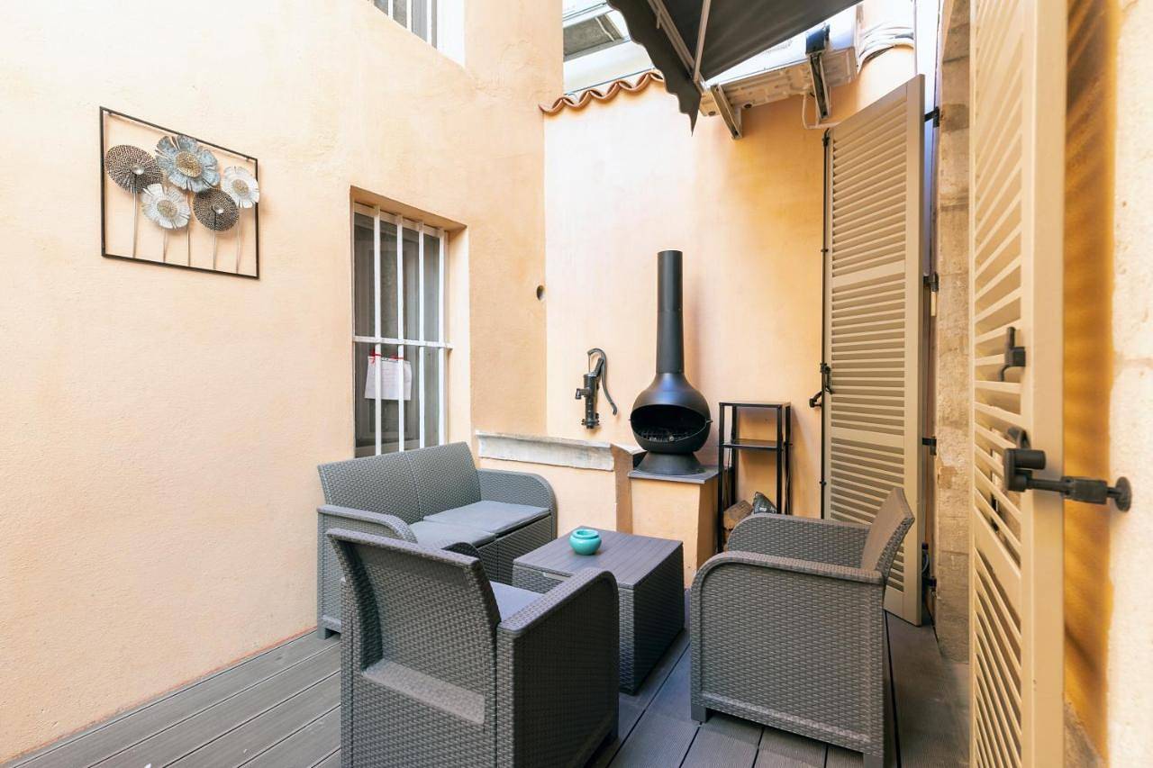 Appartement entier, Appartement de 2 chambres avec vue sur la ville jacuzzi et terrasse amenagee a Toulon in Toulon, Côte méditerranéenne (France)