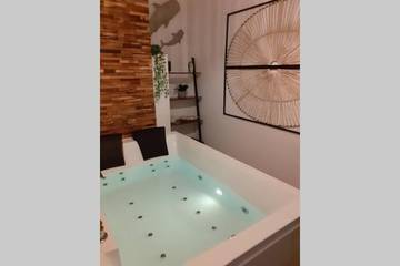 Maison de vacances pour 2 personnes, avec jacuzzi et jardin dans Essonne