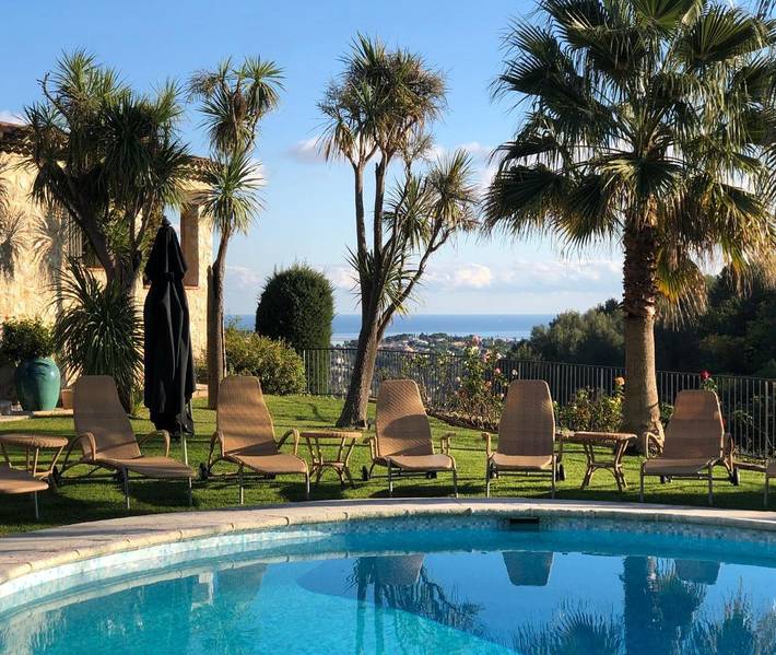 Villa pour 20 personnes, avec piscine ainsi que vue et jardin à Saint-Paul-de-Vence - 2