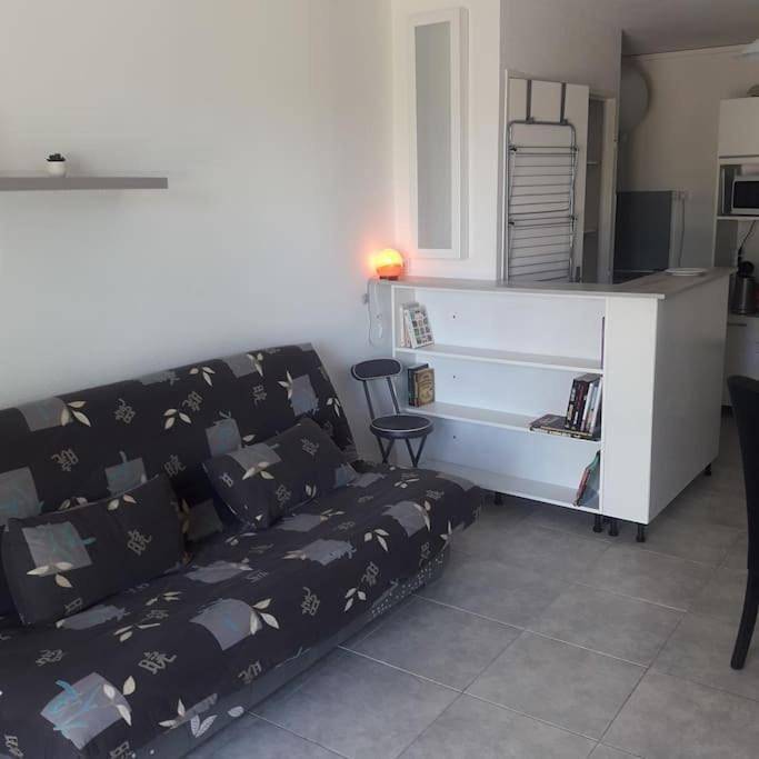 Gîte pour 2 personnes, avec jardin ainsi que vue et terrasse à Brue-Auriac - 4