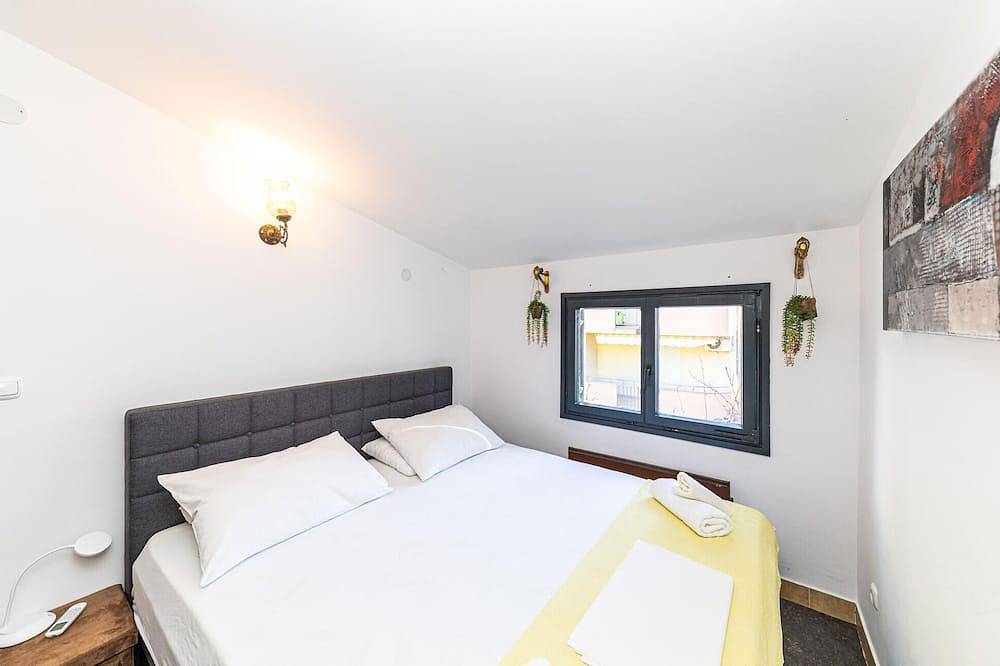 Ganze Wohnung, Gorgeous apartment in Okrug Gornji with Wifi in Okrug Gornji, Ciovo