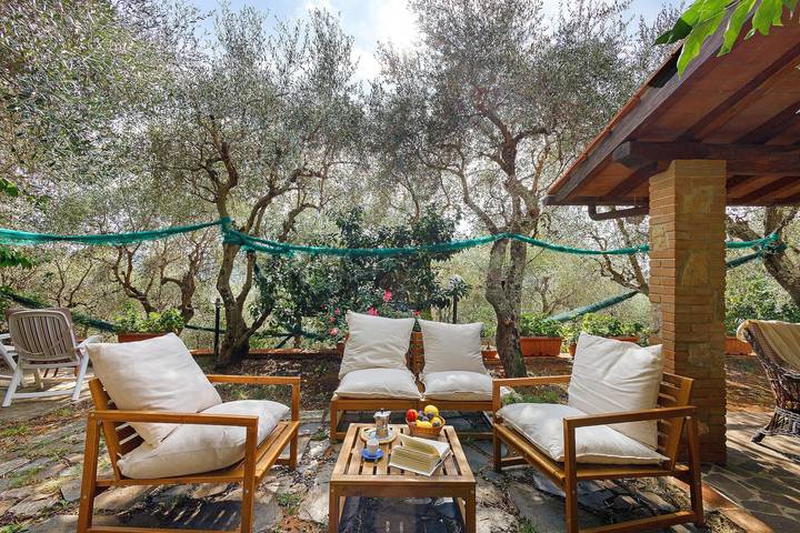 Casa Vacanza 'Tra Gli Olivi - Camaiore' con Wi-Fi e Aria Condizionata in Camaiore (Toscana), Riviera Toscana