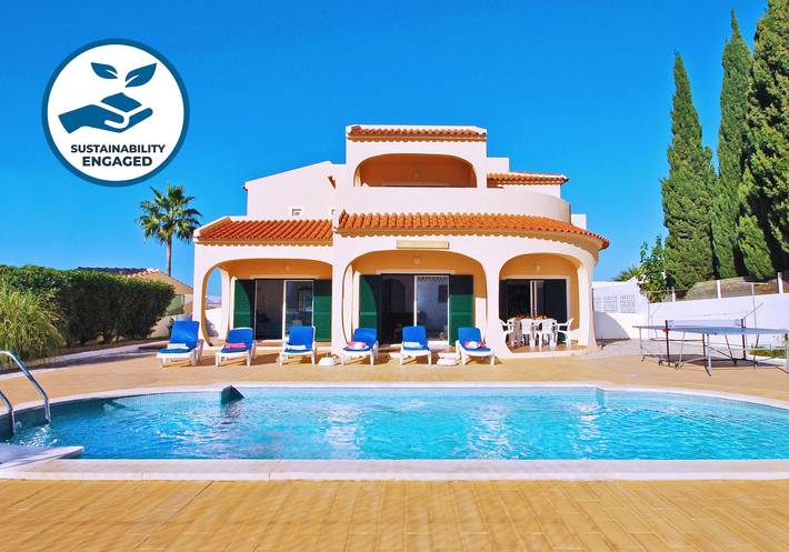 Villa pour 7 personnes, avec Balcon ainsi que Terrasse et Jardin à Albufeira