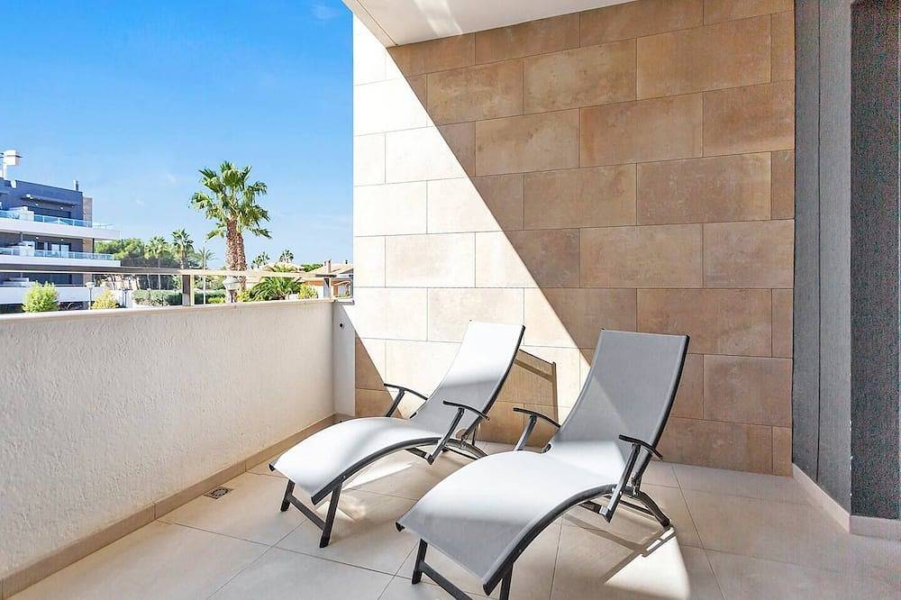 Entire apartment, Lovely first floor apartment, heating pool ! in Playa Flamenca, Orihuela