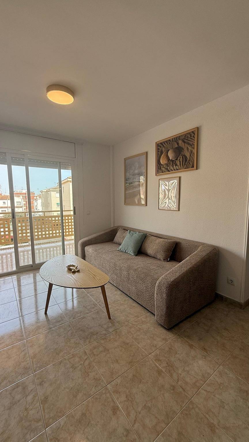 Ganze Wohnung, Apartment 'Las Conchas' mit Meerblick, Wlan und Klimaanlage in Cunit, Costa Dorada