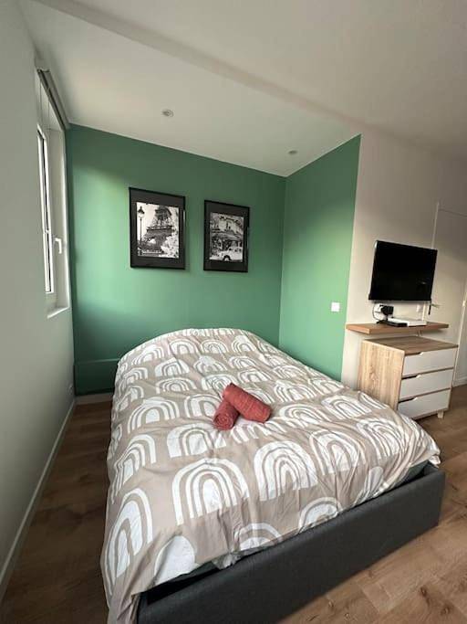 Appartement entier, Appartement proche Paris et métro - Parking privé in Maisons-Alfort, Val-de-Marne
