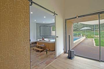 Gîte pour 8 personnes, avec sauna et piscine ainsi que jardin et jacuzzi à Marcorignan