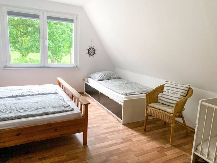 Ferienwohnung für 5 Personen, mit Garten und Ausblick sowie Terrasse, kinderfreundlich in Ribnitz-Damgarten - 4