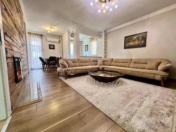 Ferienwohnung für 7 Personen, mit Balkon und Garten in Kosovo