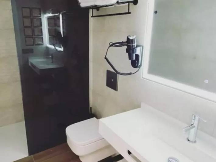 Camping La Masia - Studio 4 personnes - Studio 2 Pièces 2/4 Personnes Climatisé + Tv in Els Pins Blanes, Blanes