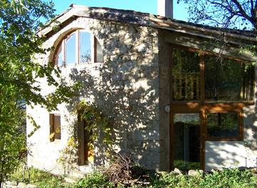 Gîte pour 7 personnes, avec terrasse et jardin à Gluiras