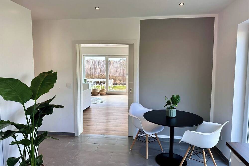 Ganze Wohnung, Große, helle Gartenwohnung direkt am Wörthsee in Wörthsee, Ammersee