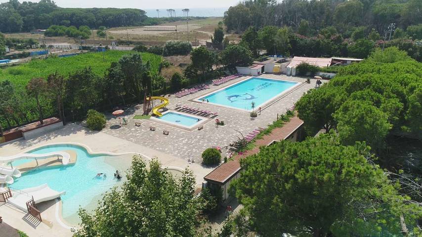 Casa mobile per 5 persone, con giardino in Campania