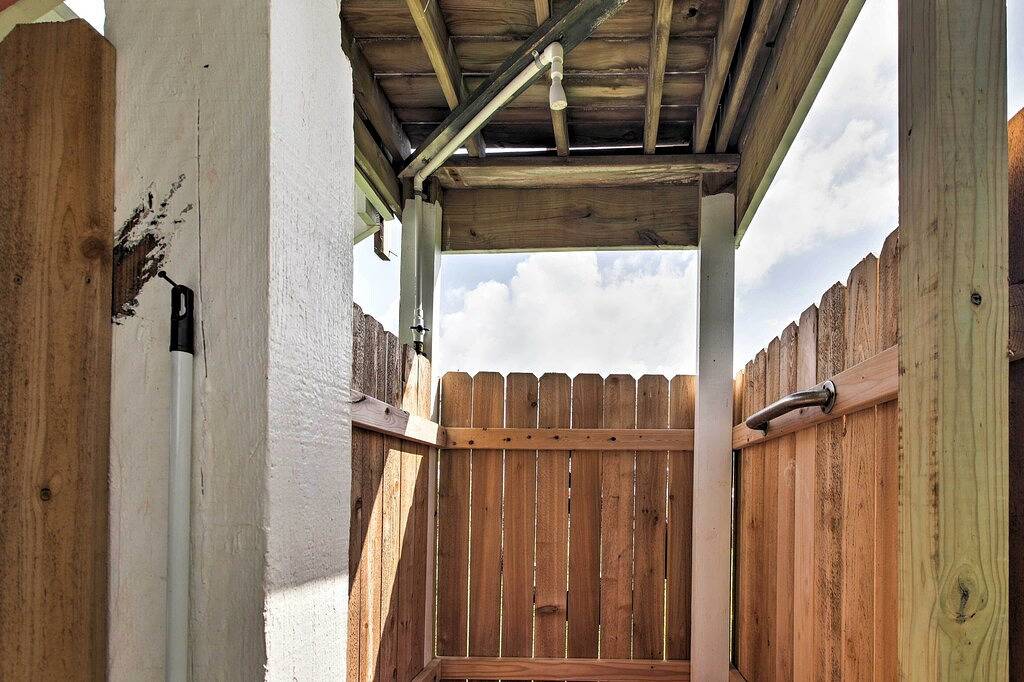 Surfside Beach Home w / Deck - 300 Fuß vom Golf entfernt! in Brazoria County