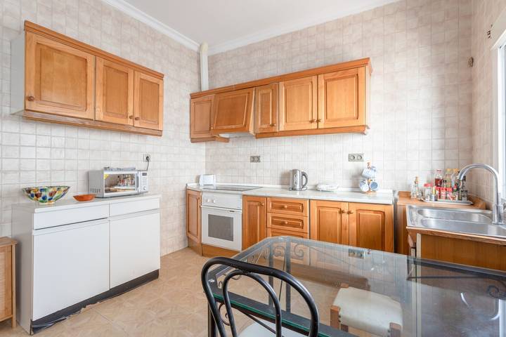 Entire apartment, Apartment 'Valle De Abdalajis' with Private Terrace and Wi-Fi in Valle de Abdalajís, Málaga Province