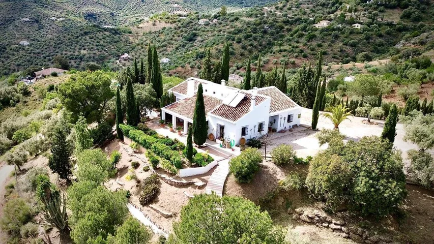 Casa de vacaciones para 8 personas, con piscina además de vistas y jardín - 1