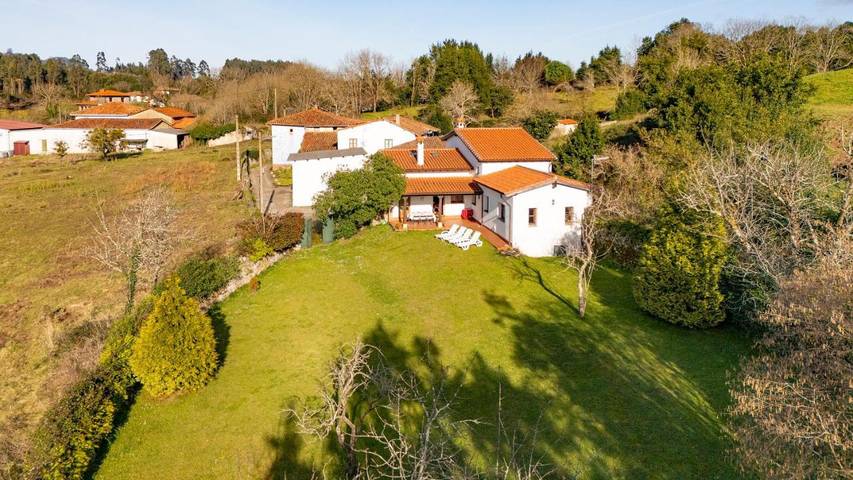 Casa rural para 8 personas, con jardín y vistas en Villaviciosa 
