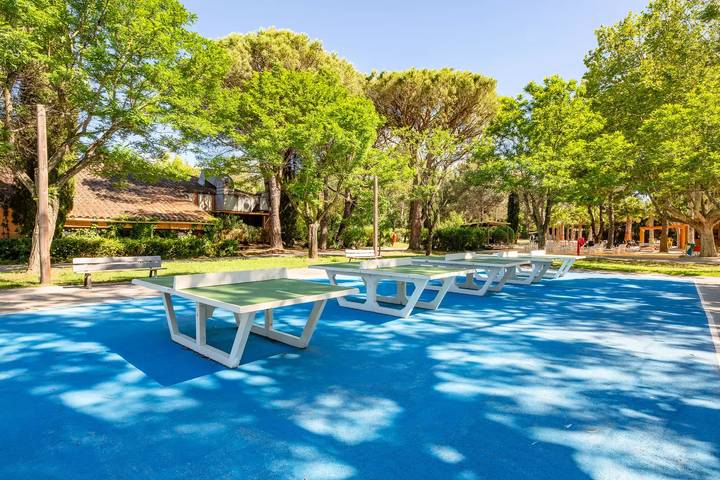 Camping pour 4 personnes, avec Terrasse et Piscine dans Golfe de Saint-Tropez