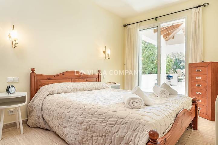 Wundervolle Villa mit Landblick, privatem Pool, Schlafplatz für 6, Klimaanlage in Binixiquer, Maó