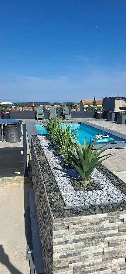 Appartamento vacanze per 3 persone, con piscina e panorama nonché terrazza - 1
