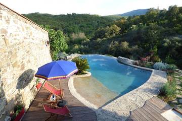 Gîte pour 4 personnes, avec balcon et jardin à Caixas