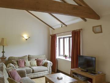 Log Cabin for 5 People in East Meon, Hampshire, Photo 2