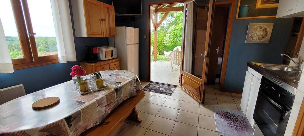 Gîte pour 4 personnes, avec terrasse et piscine à Châtres - 3