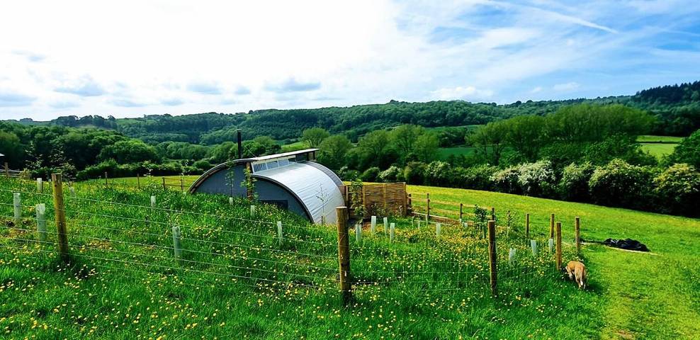 Camping tent for 6 people, with garden and view, with pets in West Midlands