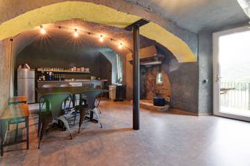 Vacation Rental for 9 Guests in Comune di Carlazzo, Lago di Lugano (Italy), Picture 2