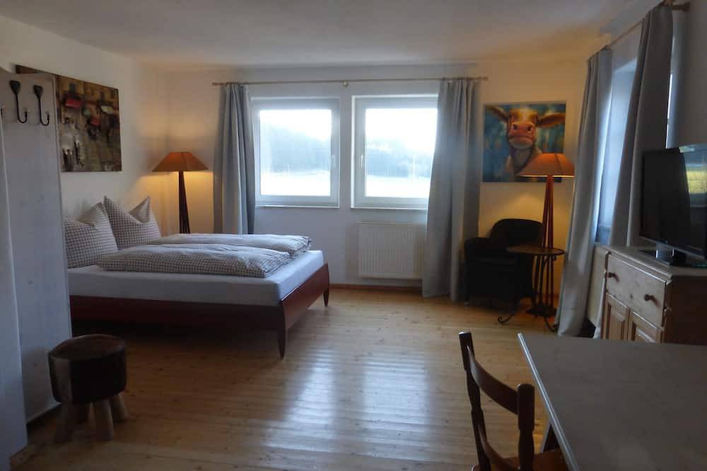 Ganze Wohnung, Ferien in der stilvollen Fewo \"Kuhstall\" im Glasmacherdorf Schmidsfelden in Winterstetten, Leutkirch im Allgäu