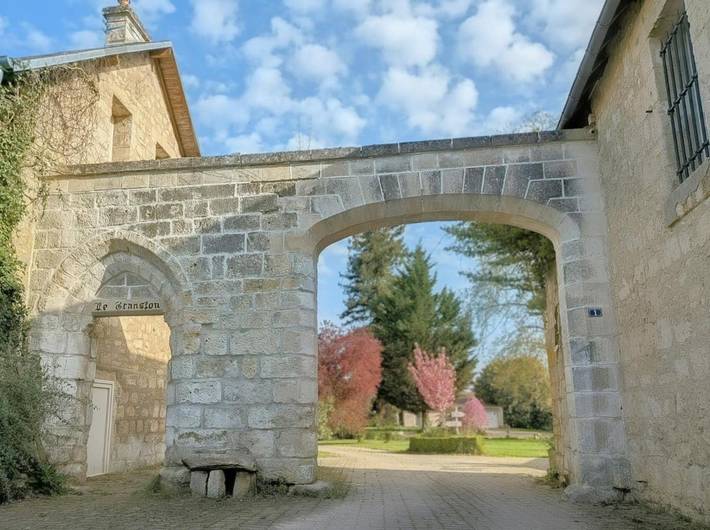 Location de vacances pour 15 personnes, avec jacuzzi ainsi que jardin et sauna, adapté aux familles à Saint-Pierre-Aigle