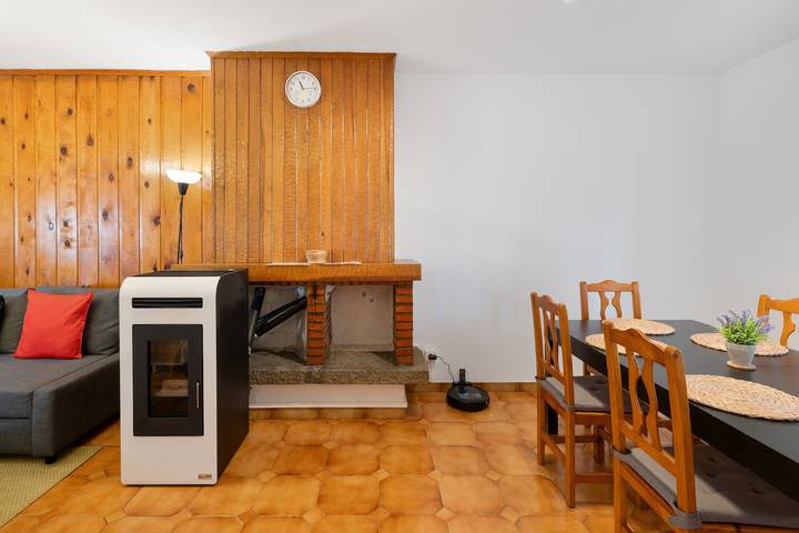 Holiday Home 'Casa De Los Abuelos' with Wi-Fi in Real Sitio de San Ildefonso, Segovia Province
