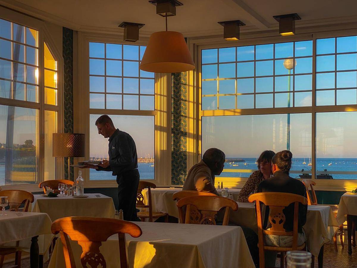 Vtf L'Hotel Des Bains in Saint-Cast-le-Guildo, Région de Dinan