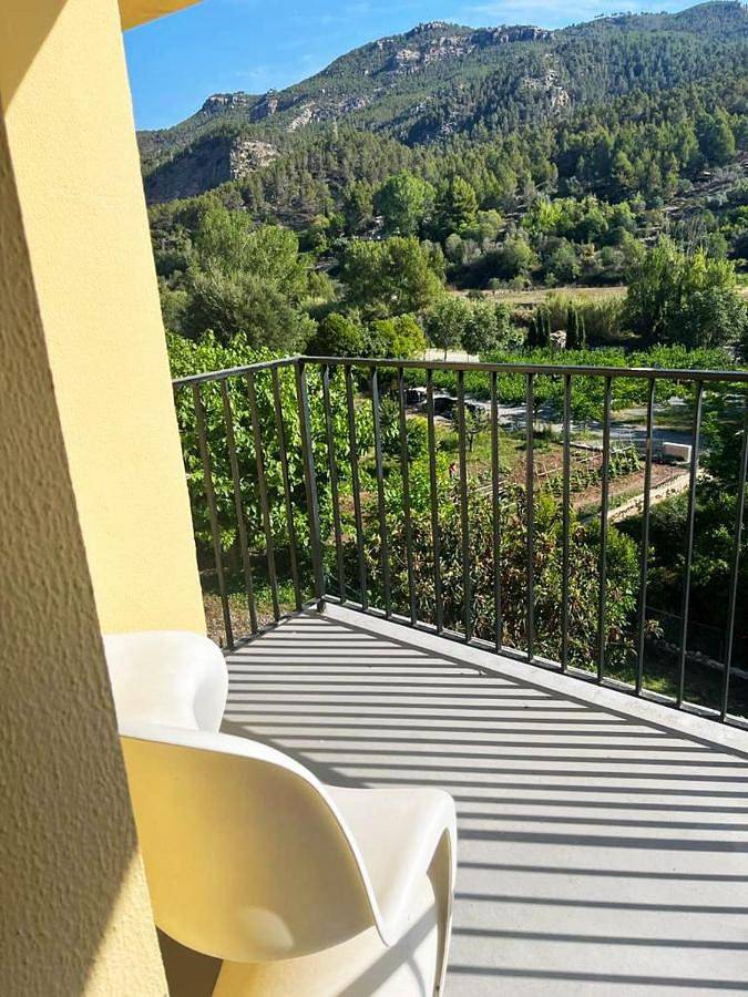 Gîte pour 8 personnes, avec vue et balcon, adapté aux familles à Montanejos - 2