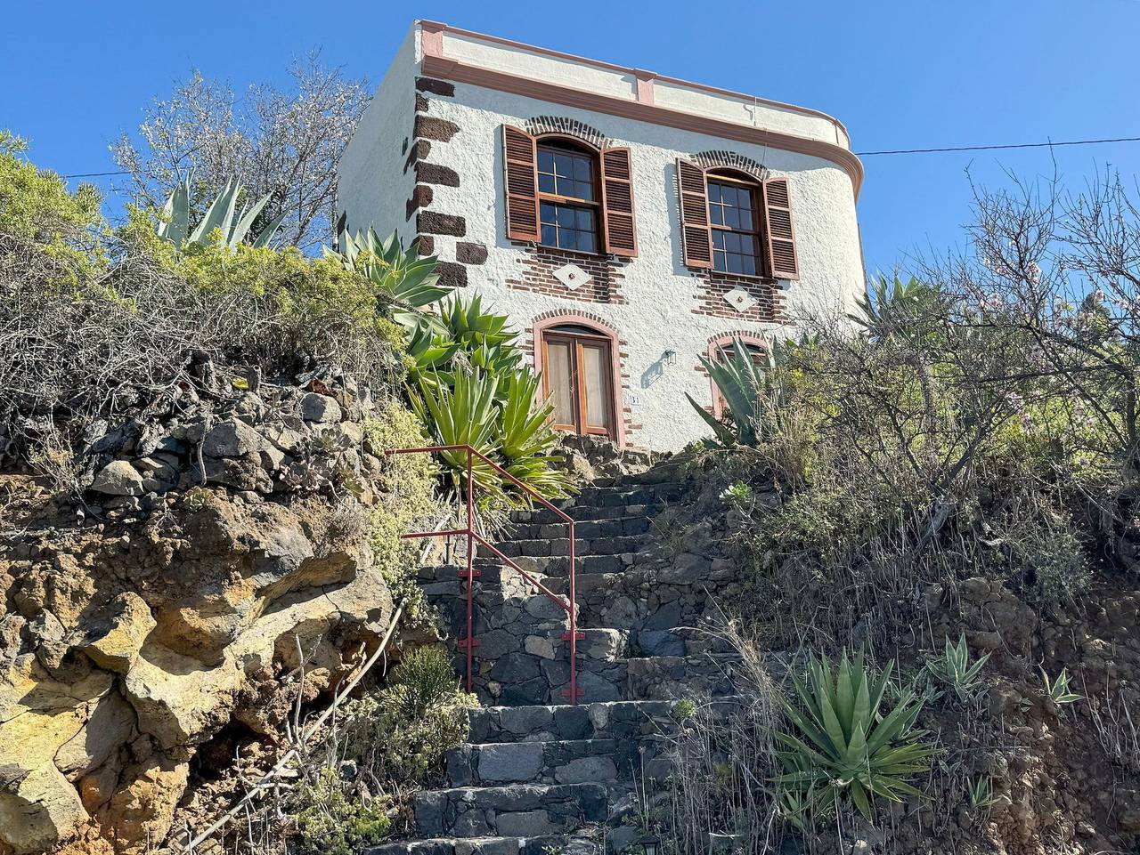 La antigua escuela in Tijarafe, La Palma Nord