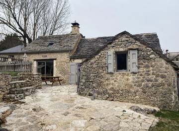 Gîte pour 4 personnes, avec terrasse à Saint-Pierre-des-Tripiers