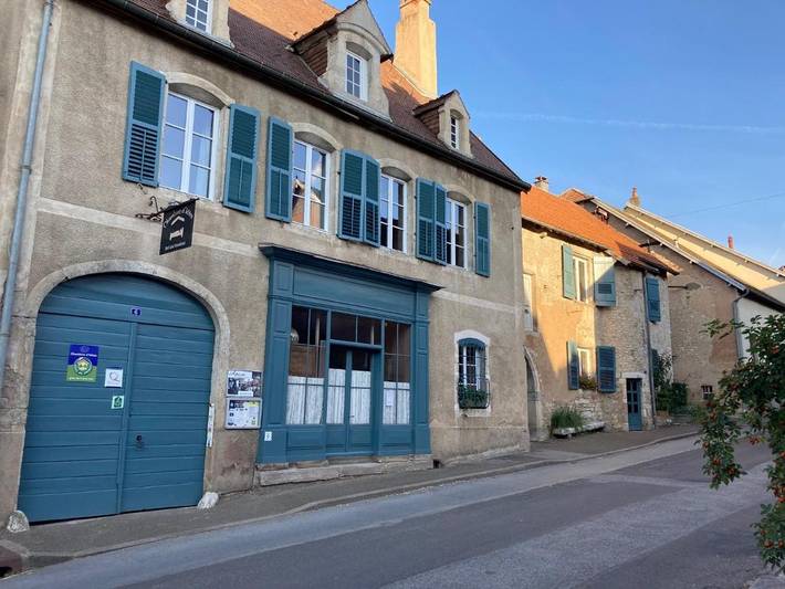 Location de vacances pour 2 personnes, avec Terrasse ainsi que Jardin et Sauna dans Cognieres