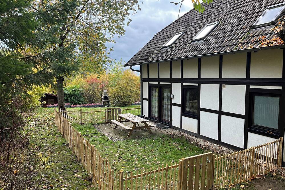 Vakantiehuis Frankenau – kind- en huisdiervriendelijke benedenwoning in Frankenau, Waldecker Land