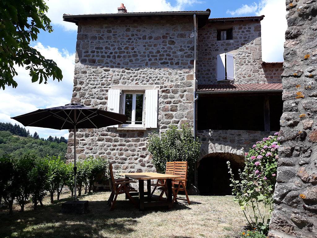 Gîte Domaine Les Cremillieux avec sa grande piscine chauffée in Pailharès, Région de Tournon-sur-Rhône